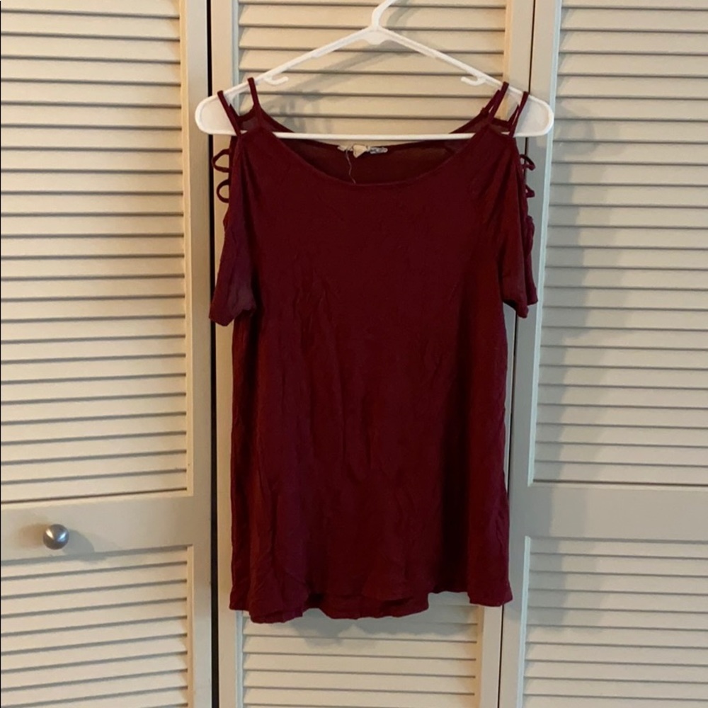 Cute burgundy top